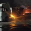 Brand mehrerer LKW auf Betriebsgelände